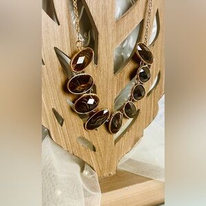 Elegant Gold and Amber Brown Stone Necklace